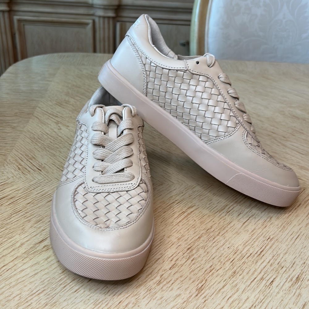 Sam Edelman Emma Lace-Up Sneakers  (8.5)
